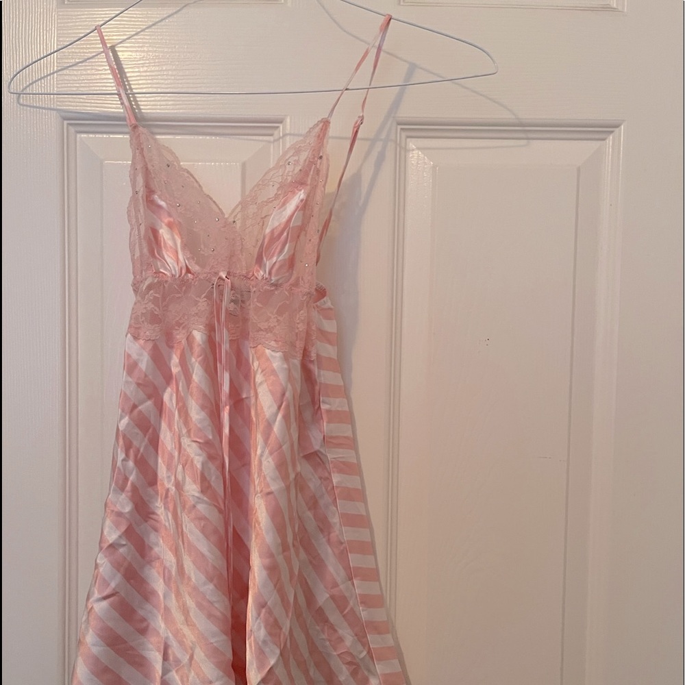 Victoria’s Secret striped Night gown with lace and details size small